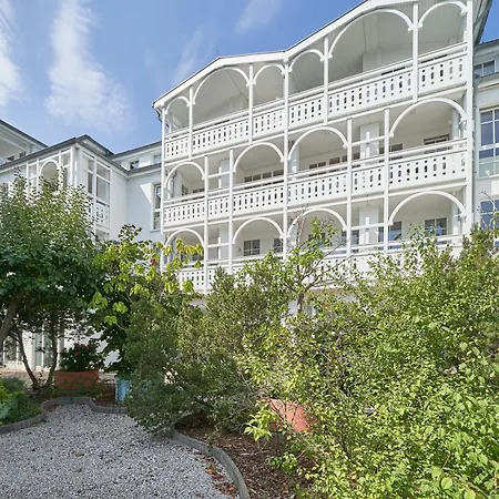 Apartment 619, Seepark *