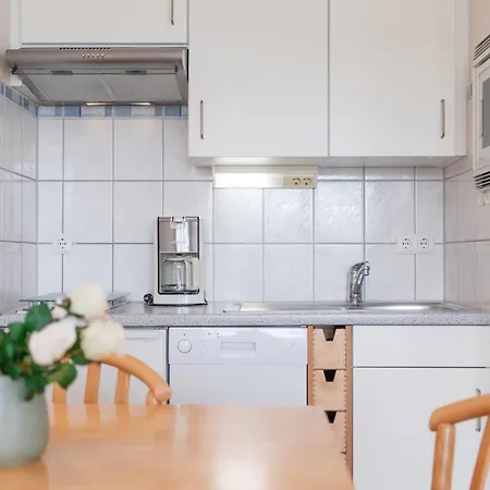 Apartment 619, Seepark *
