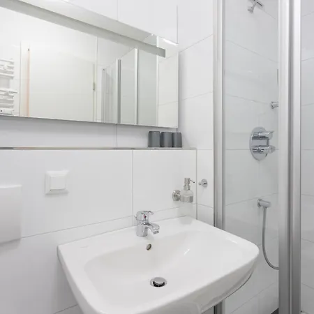 619, Seepark Apartman